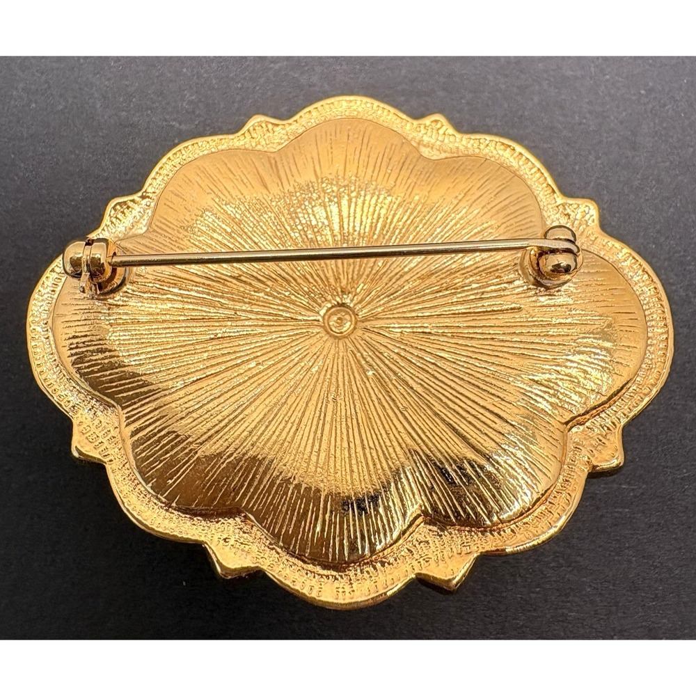Vintage Avon Victorian Spring Brooch Faux Pearl Pink Cabochon Gold Tone Scallop - Picture 4 of 6